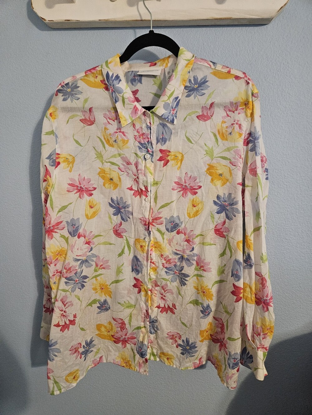 Liz Claiborne White Floral Button-Down Blouse with Pink, Yellow & Blue Flowers